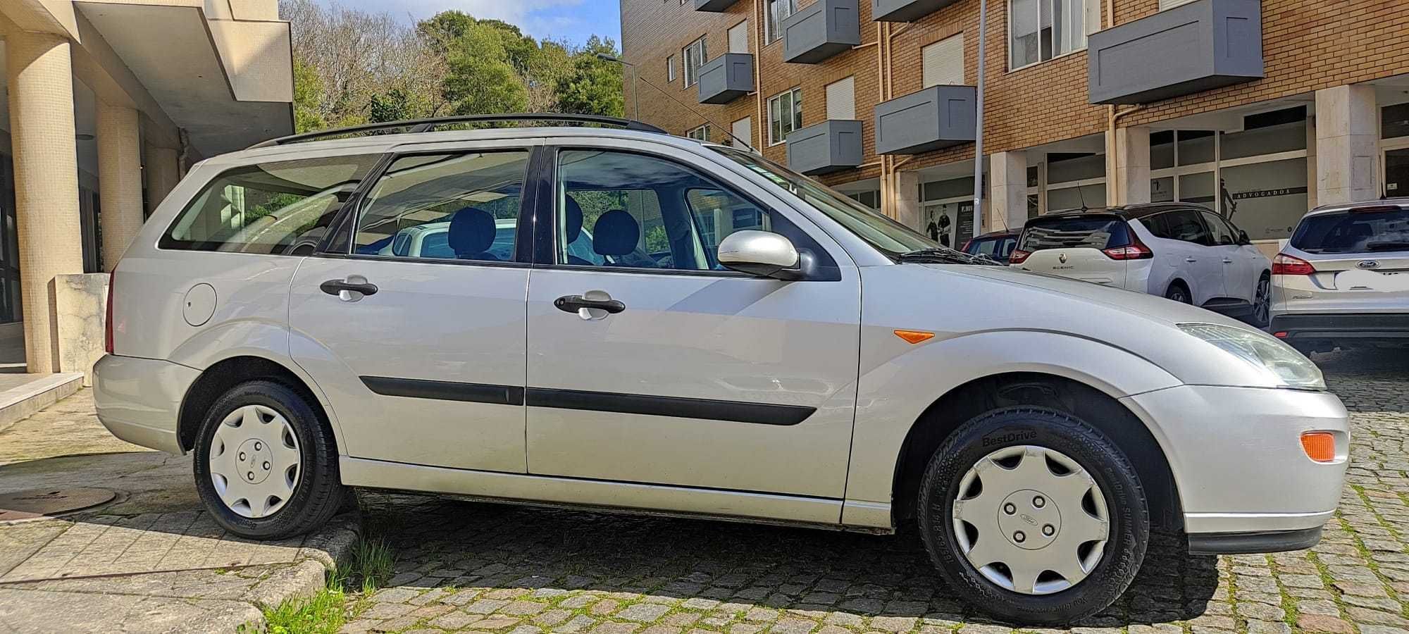 Ford Focus 2001 muito novo