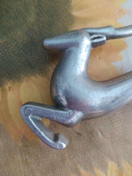 Олень на бризговик