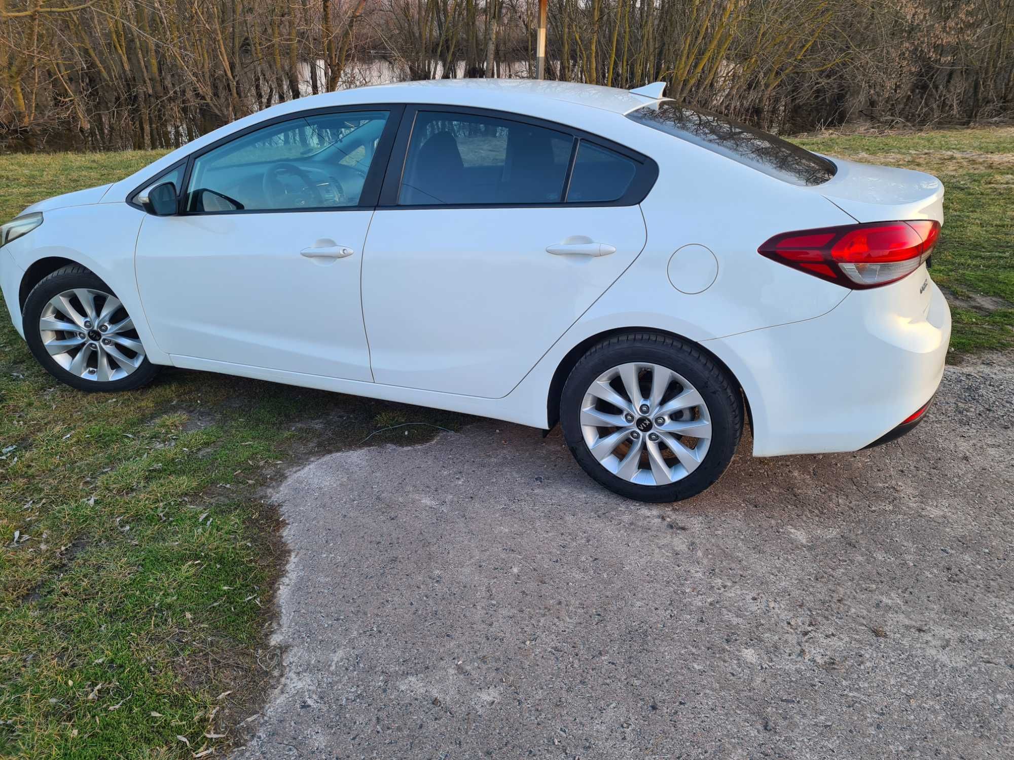 Kia Forte 2016 2,0 автомат