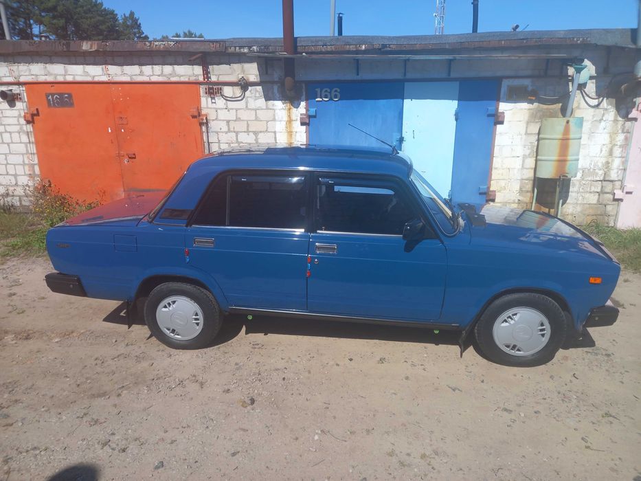 Продам ВАЗ 2107 с пробегом 42000км. НЕ крашена. Состояние как новая!
