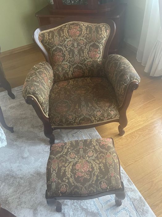 Sprzedam zestaw mebli drewnianych tapicerowanych