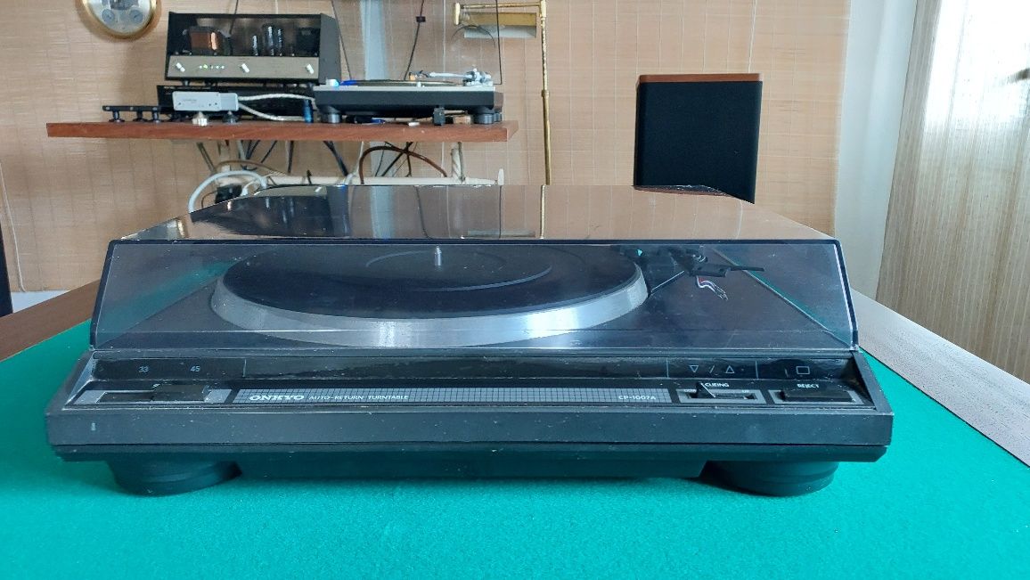 Giradiscos Onkyo CP-1007A Auto-Return Turntable