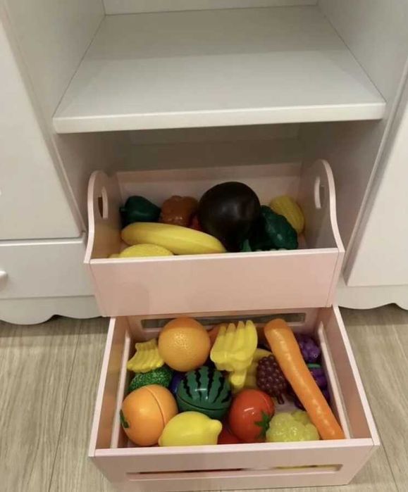 Детская деревянная кухня
Дитяча кухня iграшкова