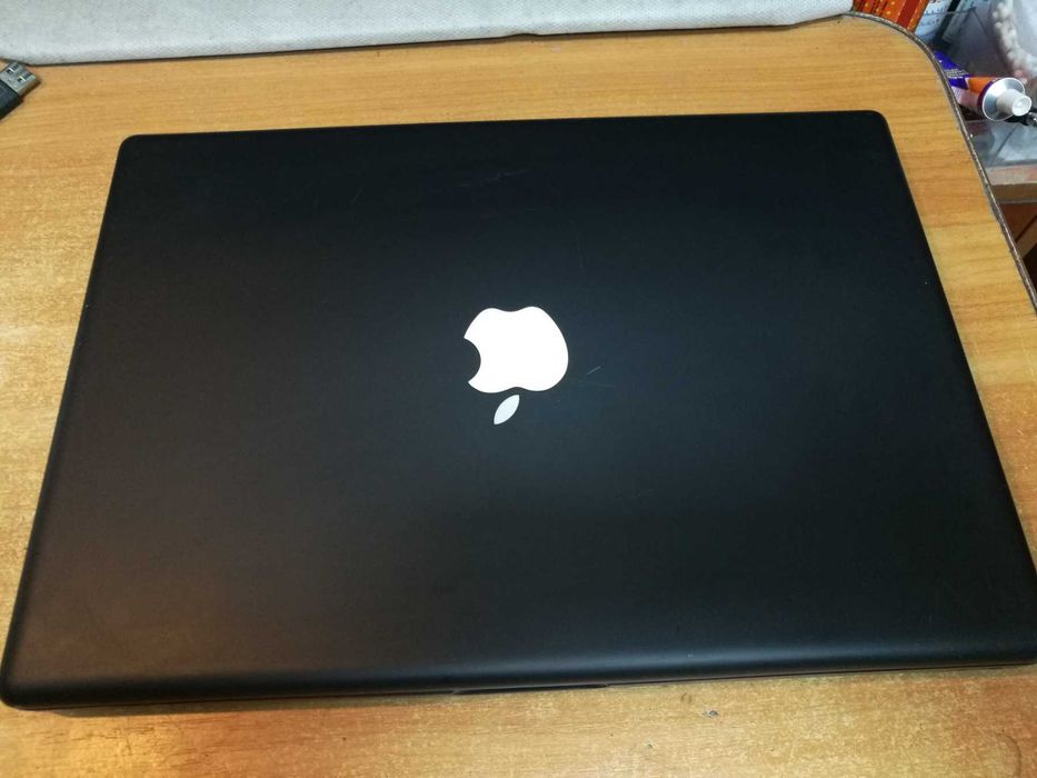 Непрацюючий  macbook a1181