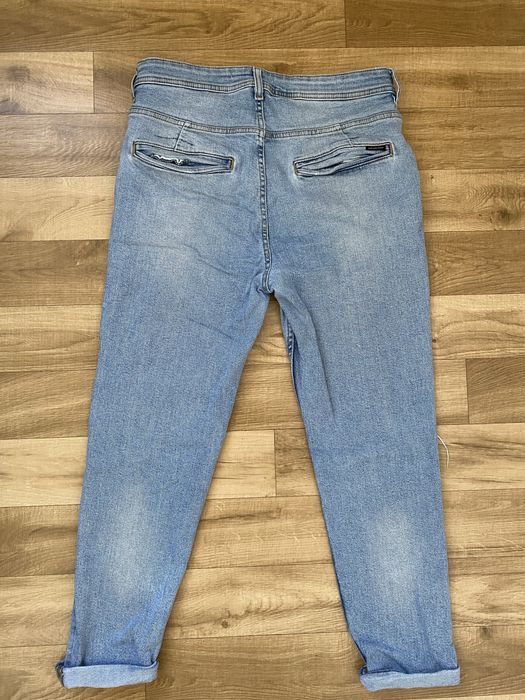 Spodnie jeansowe jeansy rurki Zara z dziurami 44