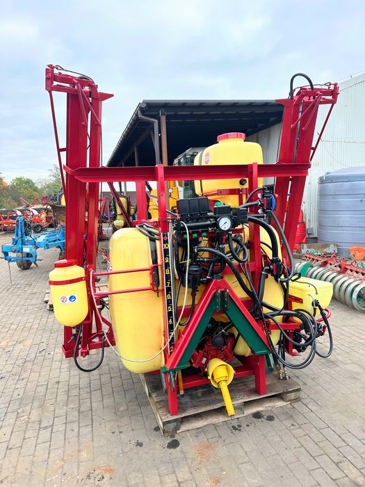 Opryskiwacz zawieszany Hardi 1000L  1200L 12m rozwadniacz