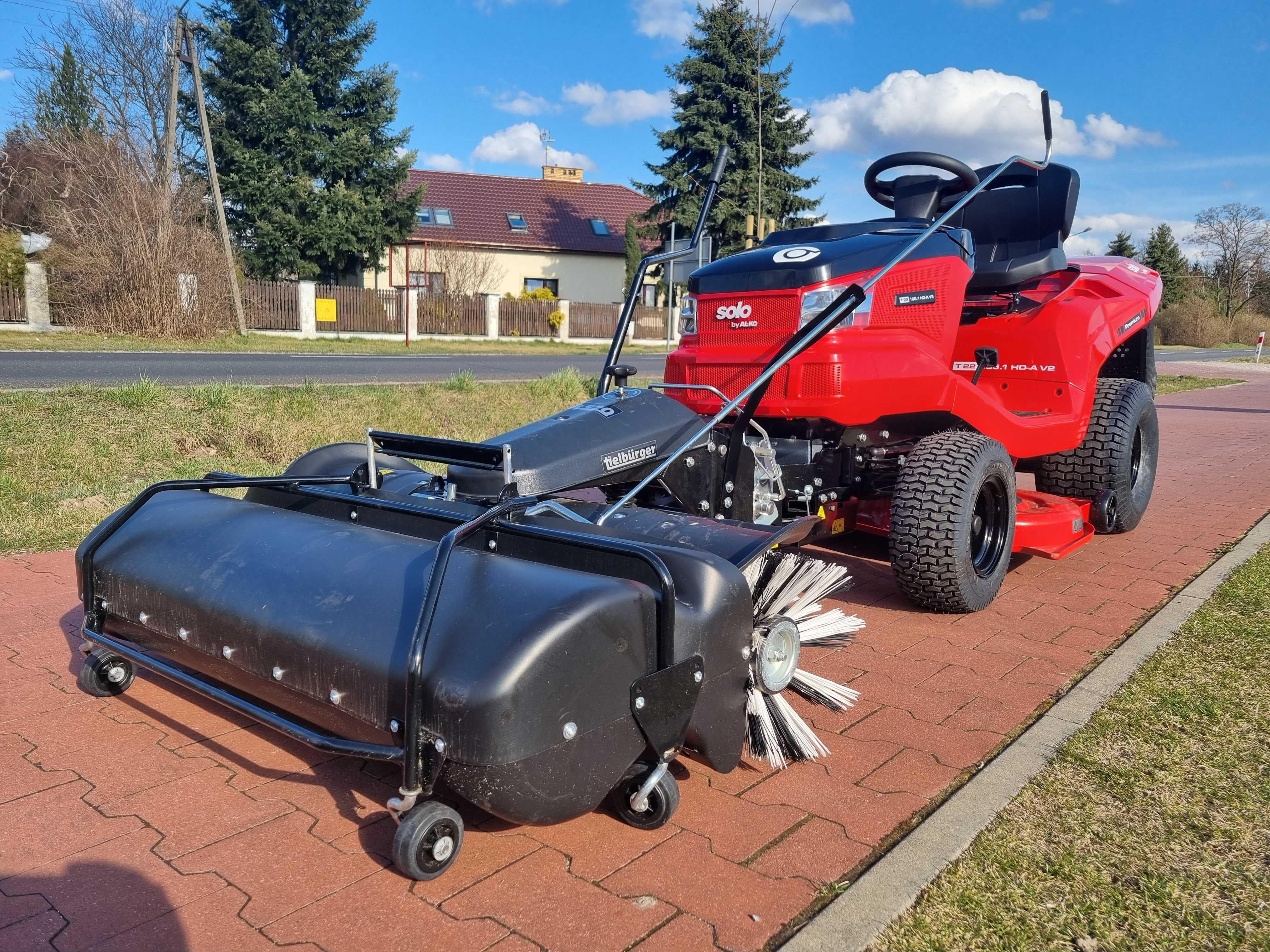 Niemiecki traktor Alko Kober T22-105 z zamiatarką TIELBURGER