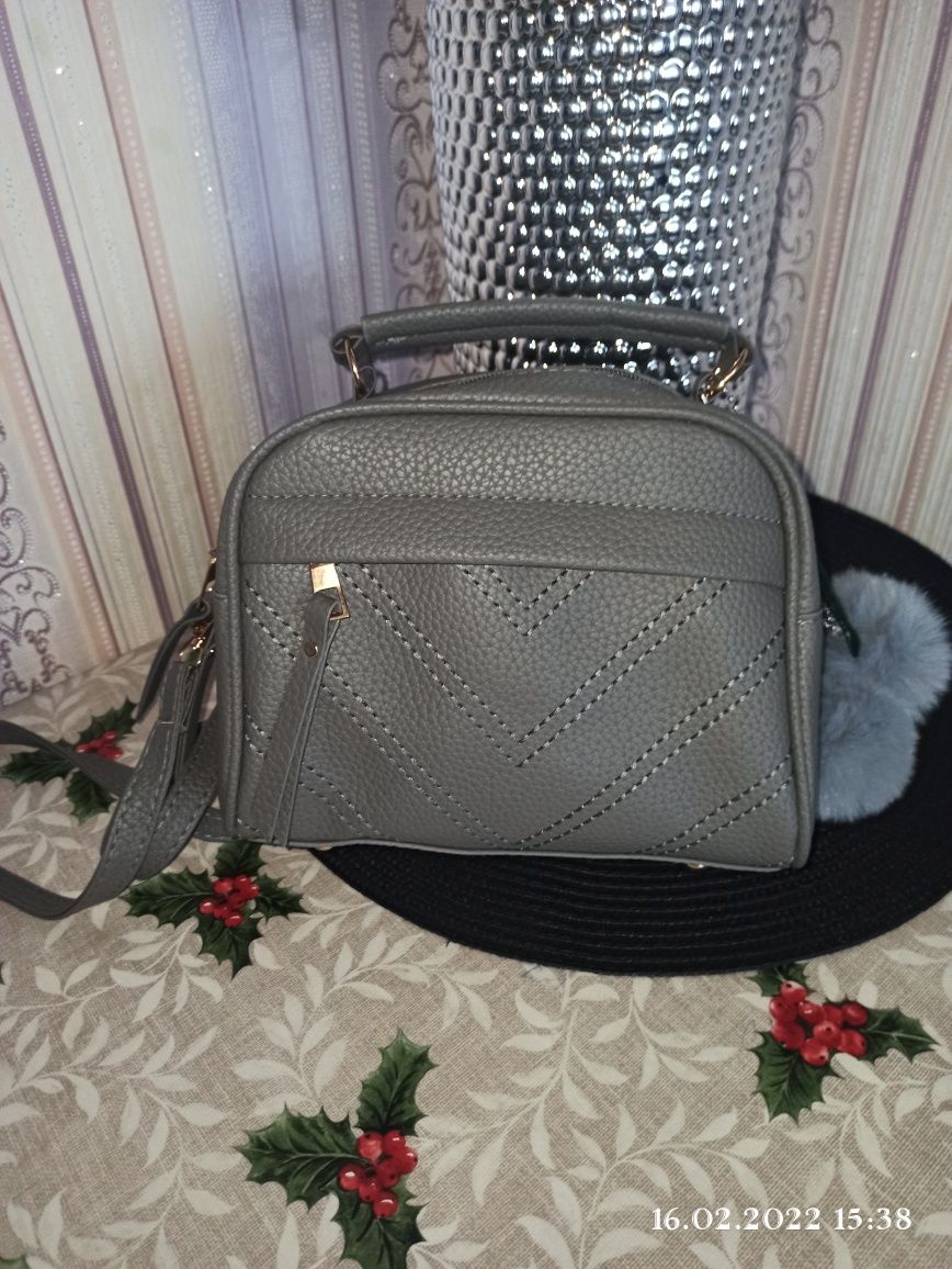 Нова жіноча сумка сірого кольору