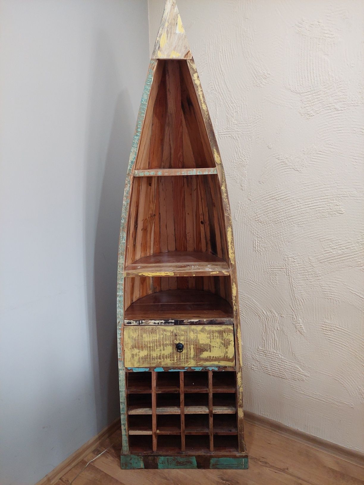 Regał drewniany-łódka