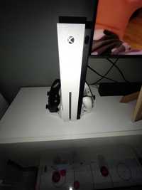 Sprzedam konsole Xbox one s 500gb+ akcesoria