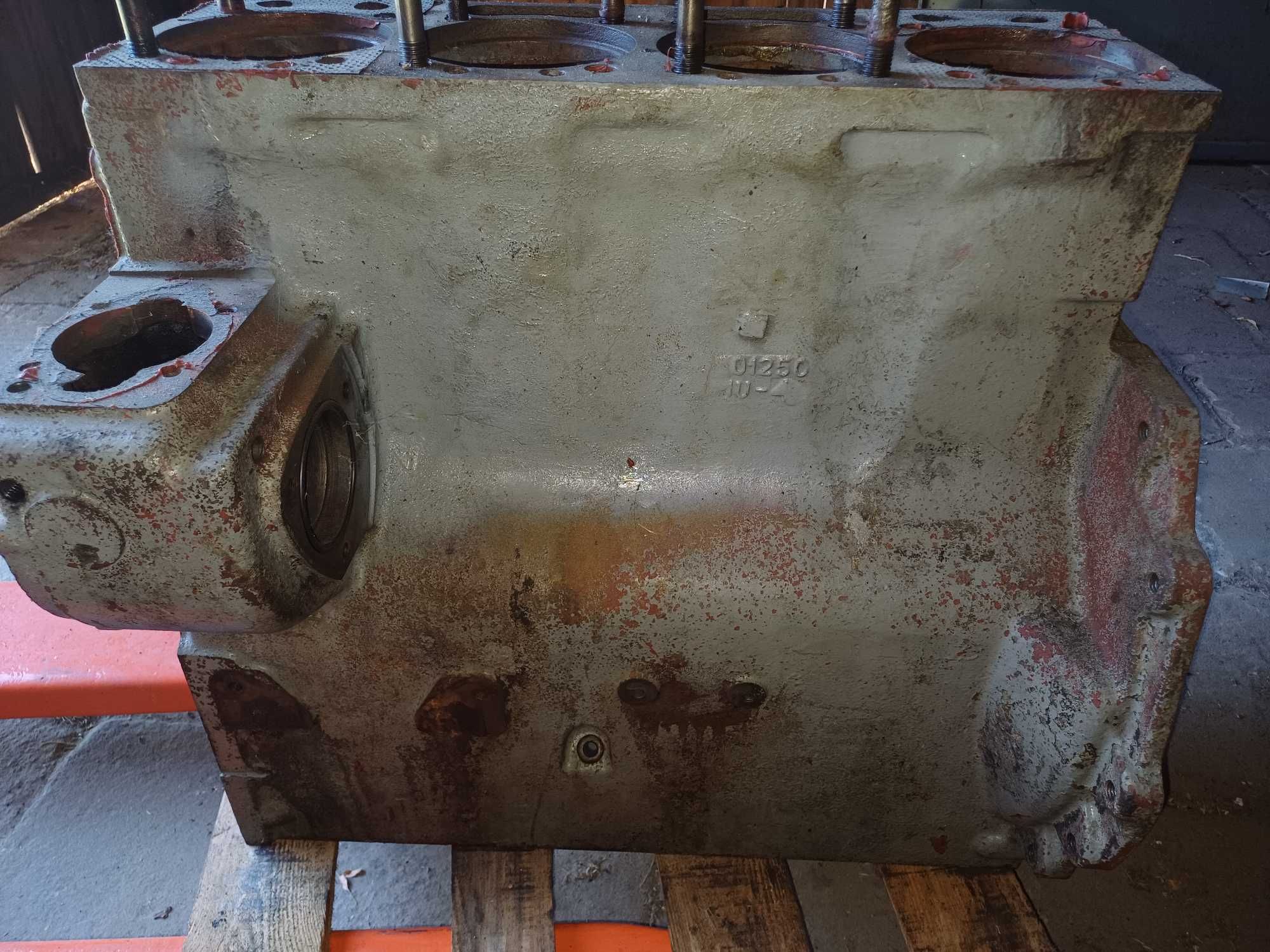 Blok C360 kpl. zregenerowane otwory po tuleje