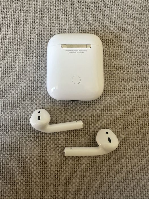 Apple AirPods 2 - oryginalne słuchawki bezprzewodowe
