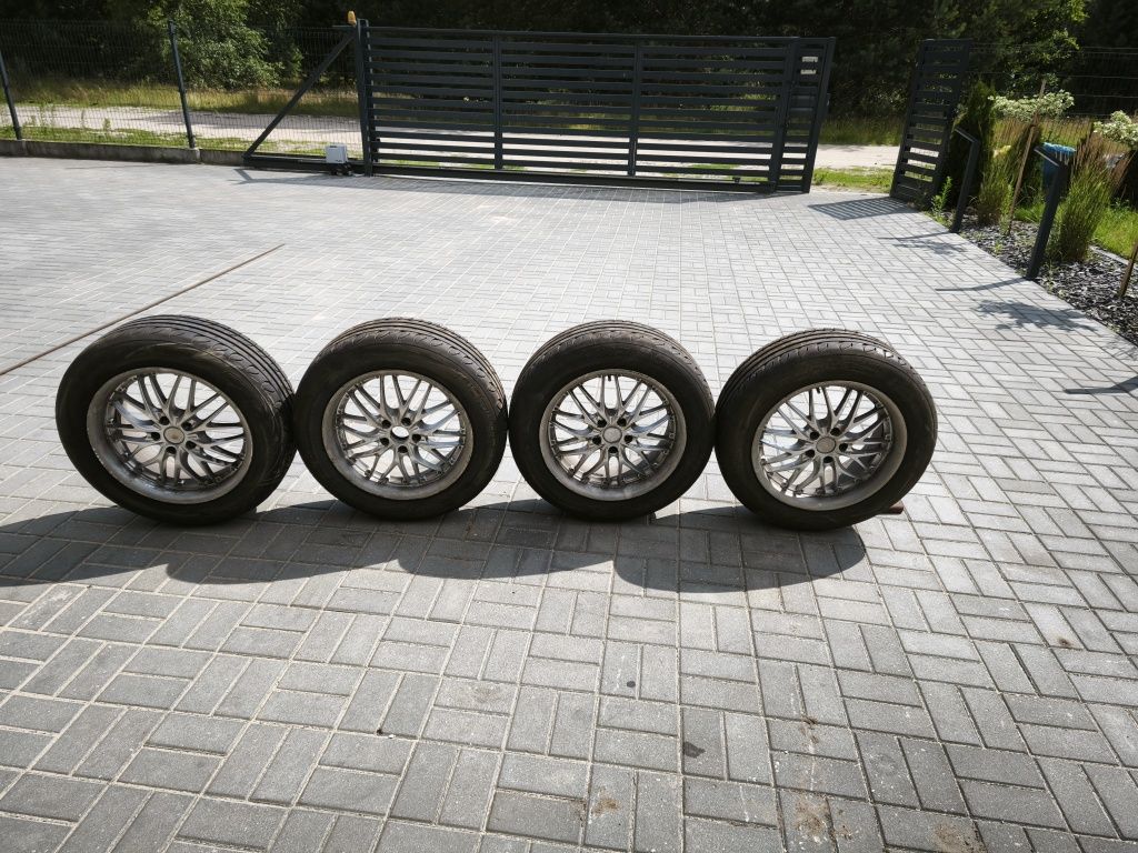 Felgi aluminiowe 17" z oponami 215/60 R17 – komplet 4 sztuki