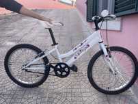 Bicicleta crianca branca roda 16
