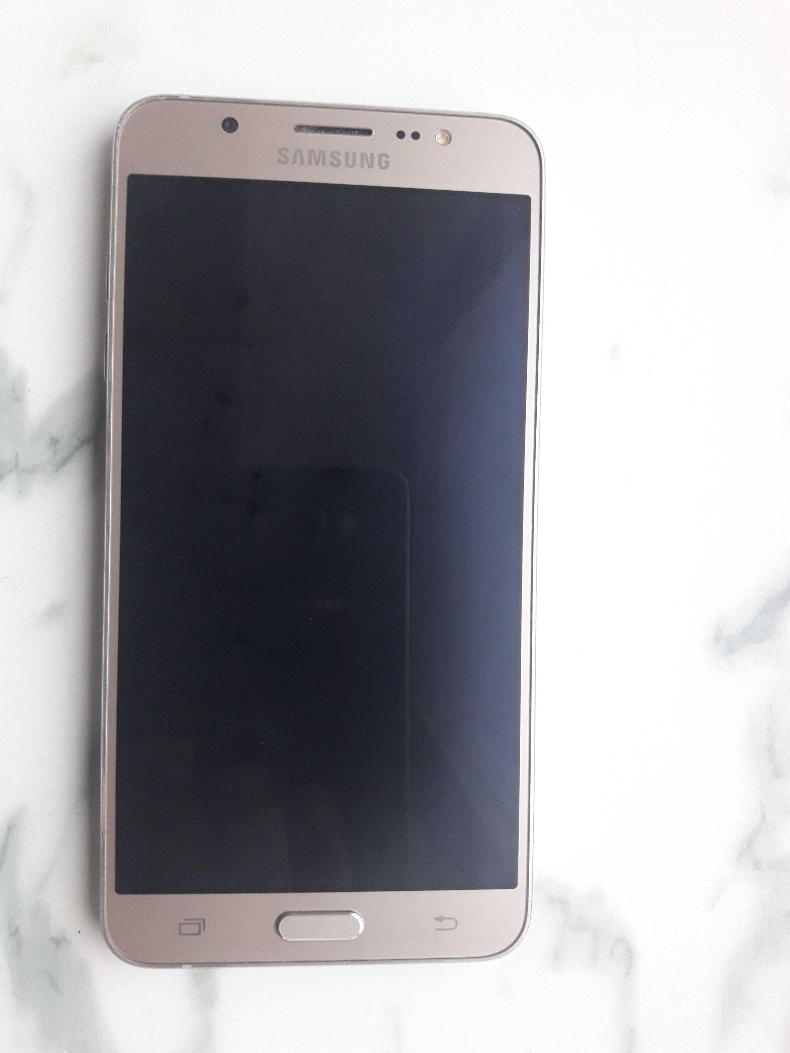 Samsung Galaxy J7 2016 J710FN (работает, целый экран, но не горит)