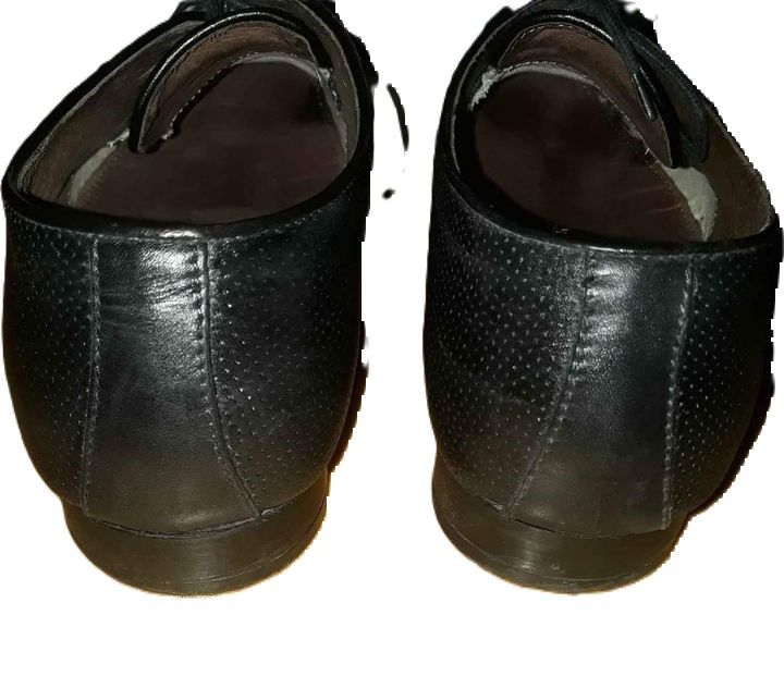 Sapatos pretos em pele Aldo