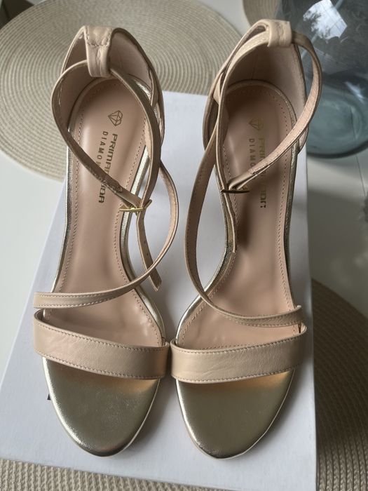 Nowe sandałki Prima Moda r.36