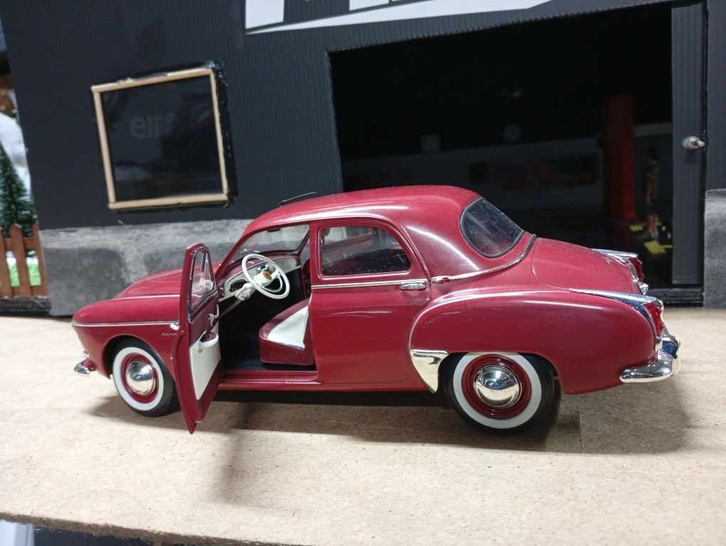 1/18 Renault Fregate