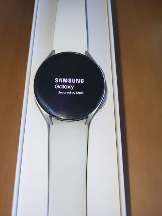 Смарт часы  samsung galaxy watch 5