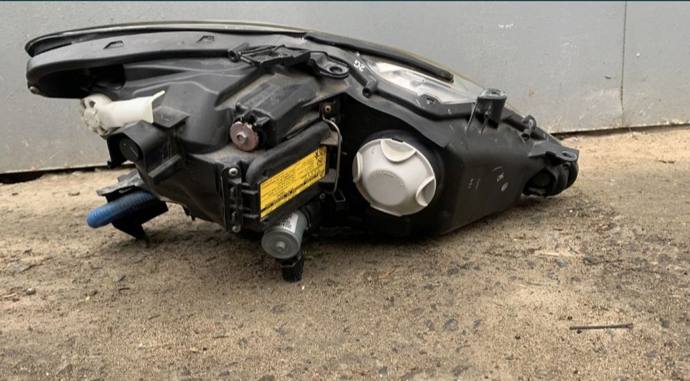 Левая фара Lexus Is темная фара левая на Лексус Ис  оригинал ксенон