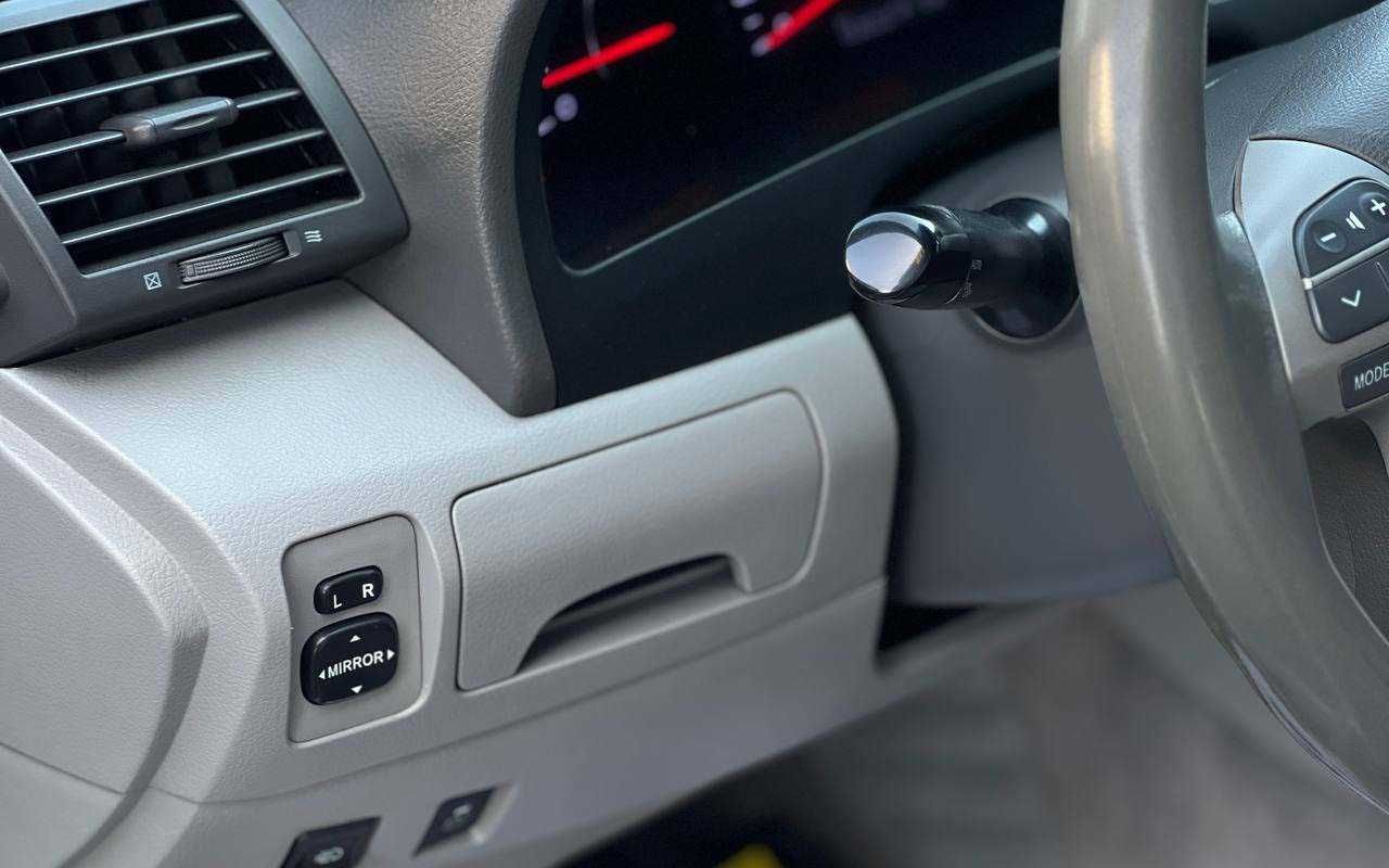 Toyota Camry 2011
