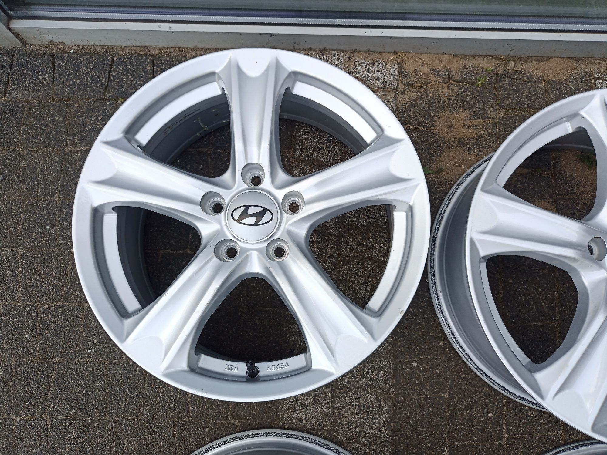 Hyundai 17" ix35 i40 i30 KIA Sportage Ceed Toyota Mazda Suzuki ET45