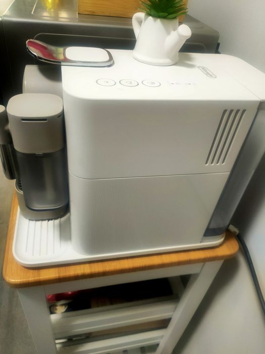 Máquina de café Nespresso lattissima one