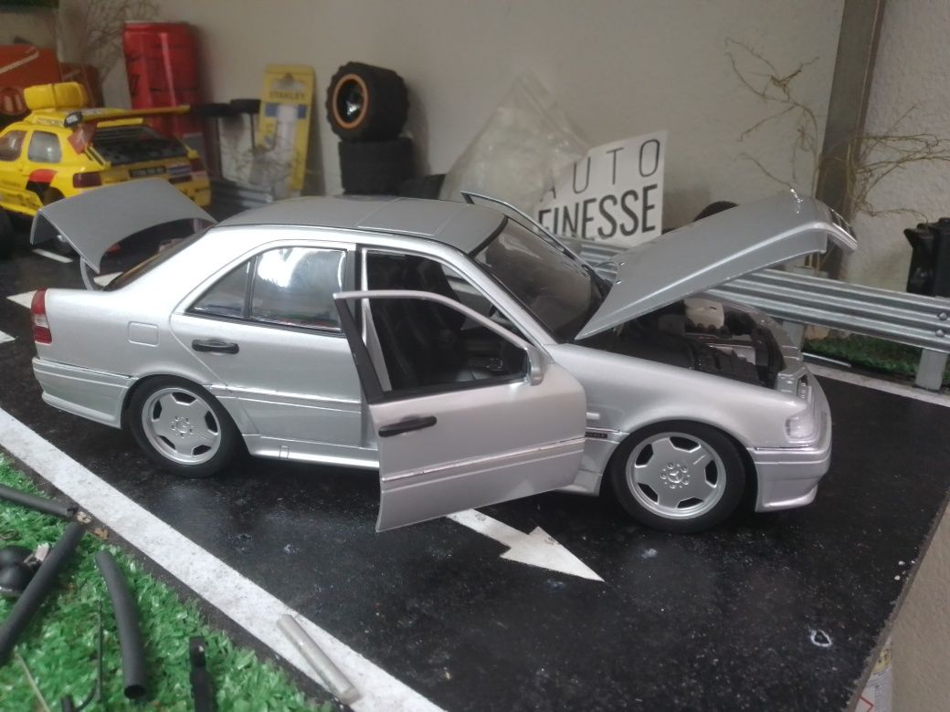 Miniatura 1/18 Mercedes Benz AMG