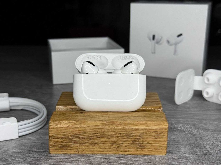 Навушники Apple AirPods Pro (1 gen) MagSafe Case. Ідеал.  Комплект