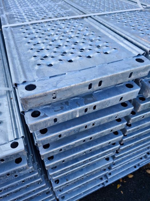 Rusztowanie elewacyjne 212m2 podesty stalowe EDX70