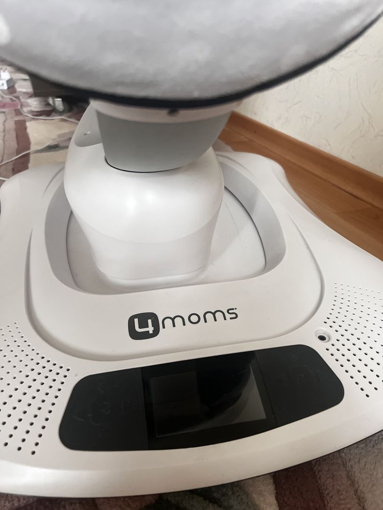 Mamaroo 4.0 заколисуючий центр