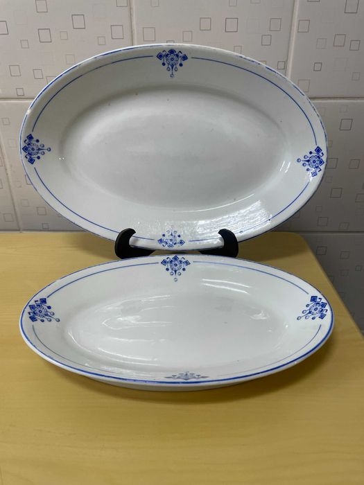 Travessas ( Duas) Empresa Electro Valadares V.N.G.