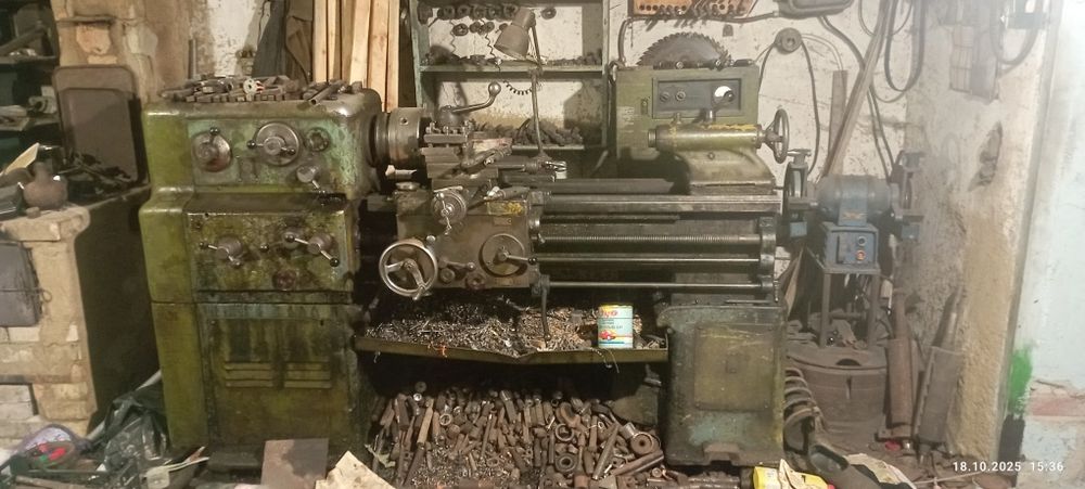 Продам токарний станок 1Б61 (Єреван) + великий комплект інструменту