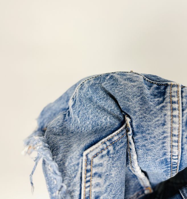 Krótkie denimowe szorty z przetarciami XS 34 ZARA