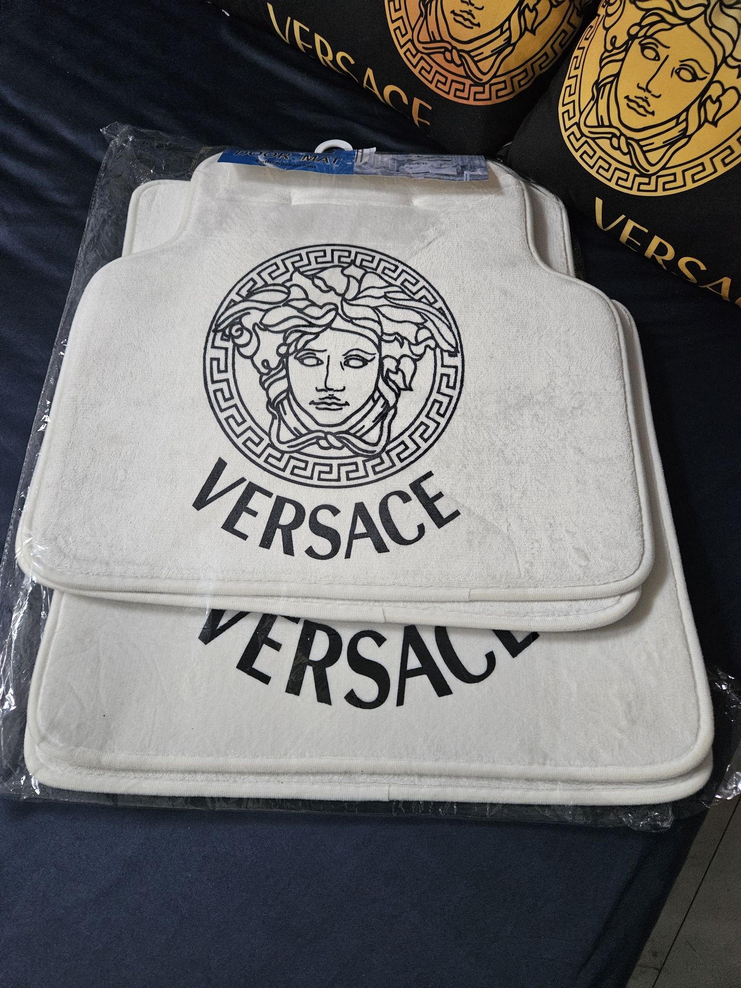 Dywaniki nowe versace