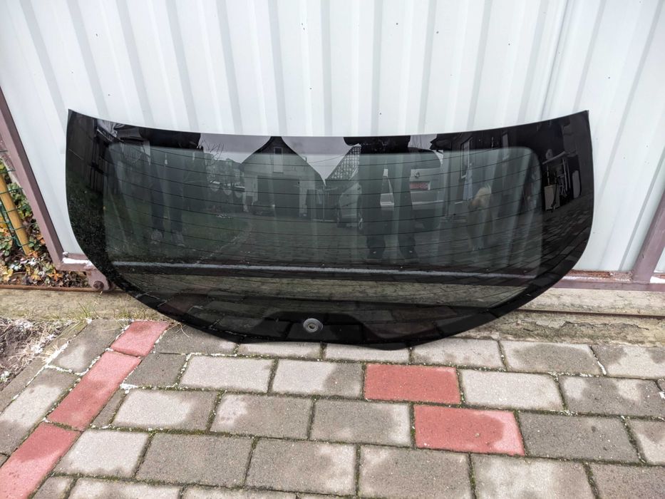 Скло багажника заднє Nissan Qashqai або Quashqai+2 (j10) 06-13р