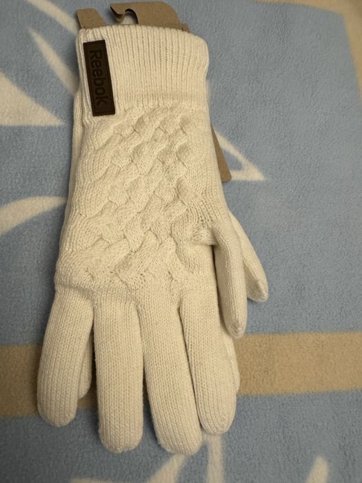 Продам оригинілальні,чоловічі шикарні рукавиці Reebok.Дороге виконання