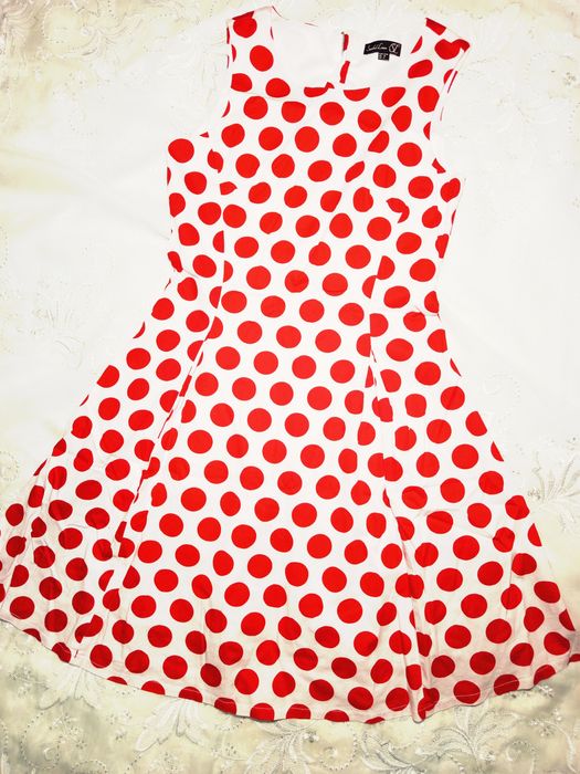 Сарафан в червоний горошок