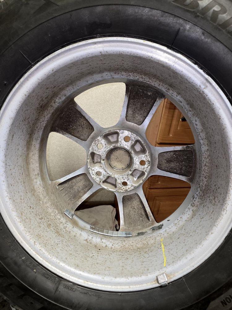 Диски з резиною Bridgestone r16( шипи)Хюндай Туксон