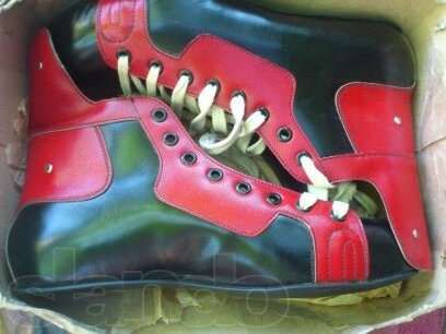 Хоккейные ботинки 46-й разм (перчатки).