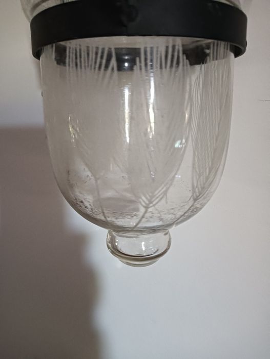 Candelabro em vidro suspenso