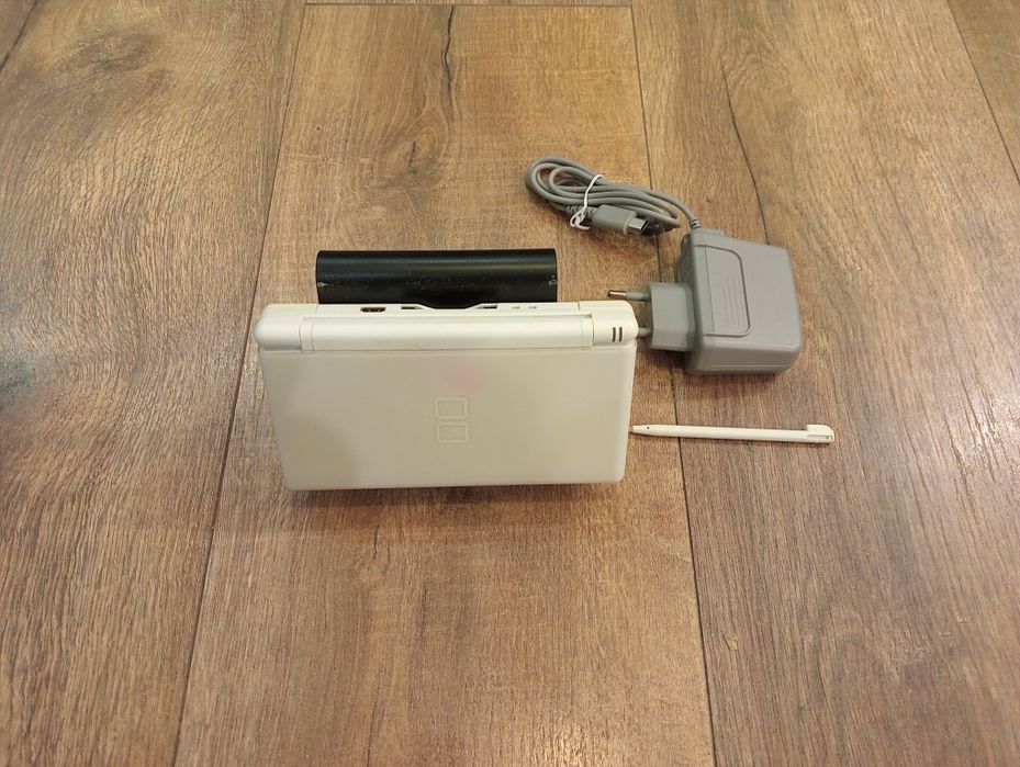 Nintendo DS Lite (6)