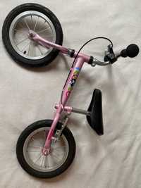 rower biegówka w kolorze różowym