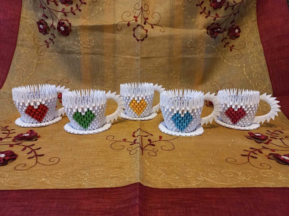Filiżanka z serduszkiem - prezent,  upominek, rękodzieło z origami