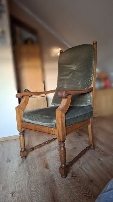 Fotel antyczny drewniany