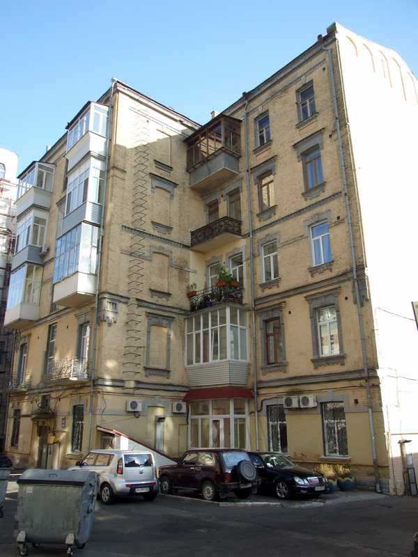КЛЮЧИ ЦЕНТР Квартира 2к Саксаганського 36 МЕТРО  8 хв пішки АНТОНОВИЧА