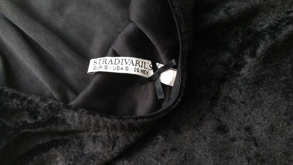 Черная женская велюровая кофточка от Stradivarius. Размер XS-S