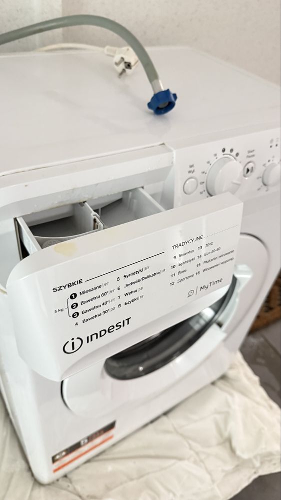 Sprzedam pralkę Indesit model MTWSC 510511 W PL używaną 3 lata