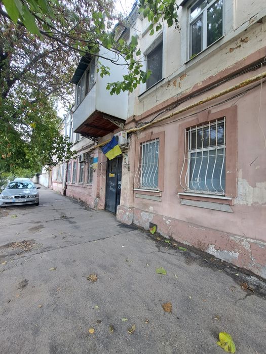 Квартира со своим палисадником !