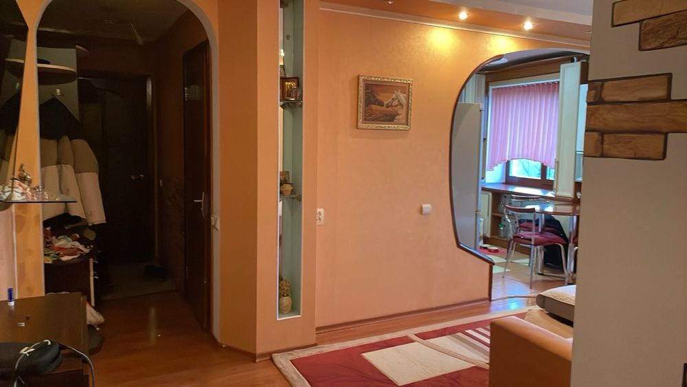 Продам 3-х кімнатну квартиру в центрі міста